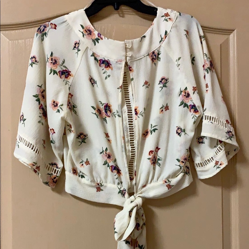 Floral Two Piece Set - Picture 2 of 3
